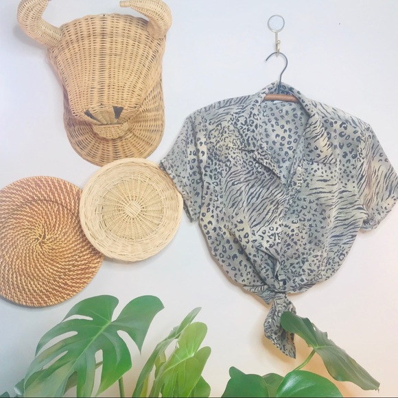 vtg vsco 90s leopard print Button Up Popover - Picture 5 of 6